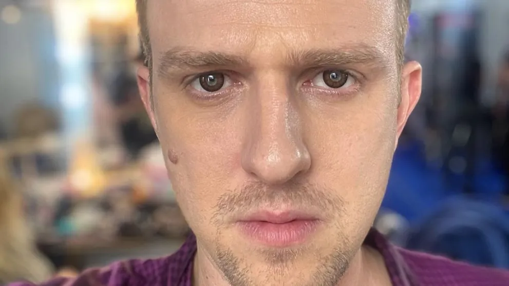 Zo seriálového doktora hudobná hviezda. Hodiny spevu sú masaker!