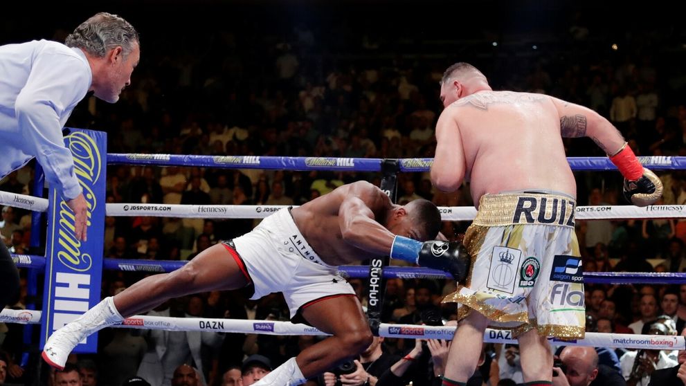 Ruiz prekvapujúco zdolal Joshuu a je šampión v superťažkej váhe