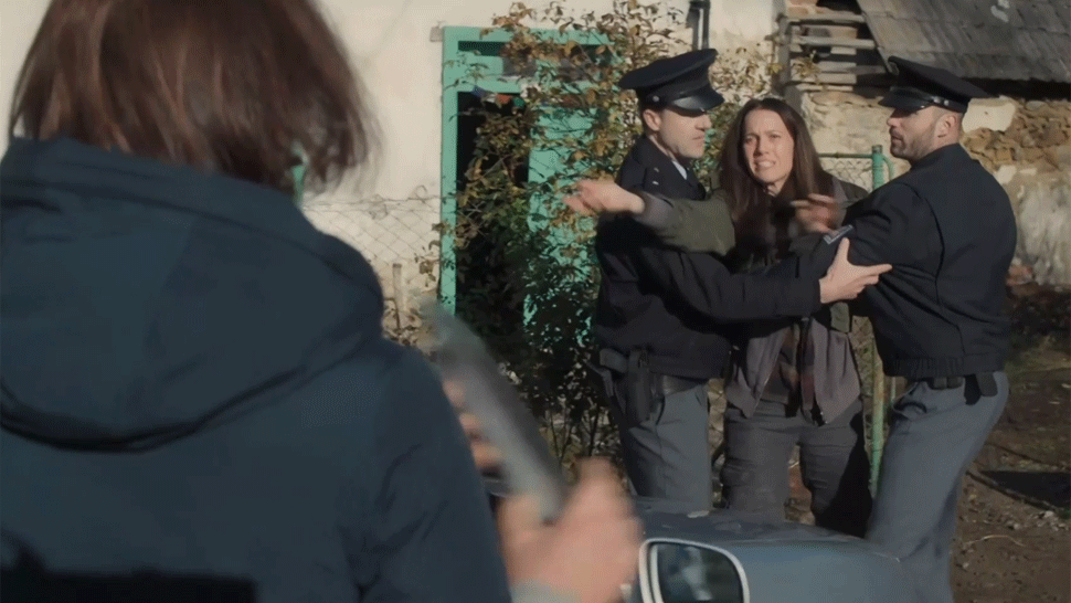 Len pre silné žalúdky: Dojčiacej matke odobrala dcérku sociálka