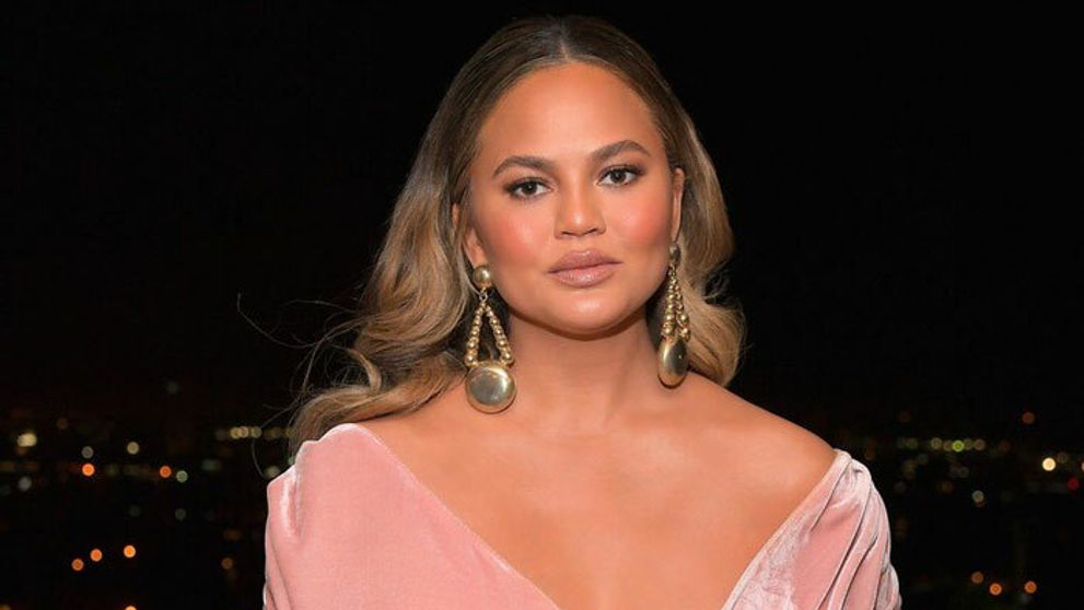 Tehotná Chrissy Teigen: S rastúcim bruškom jej teda poriadne narástli aj...