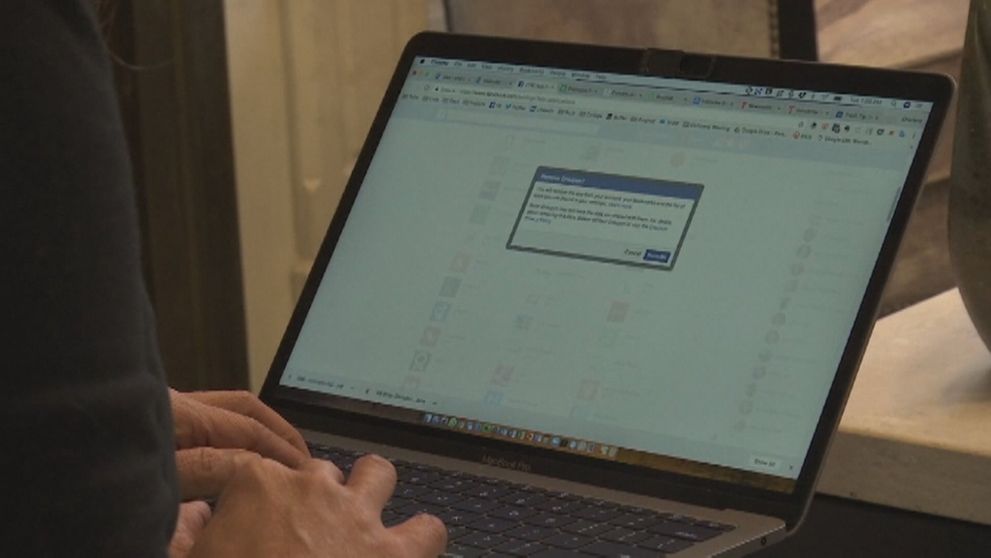 Facebook patrí k najväčším zberačom dát. Ukážeme vám, ako sa k ním dostať