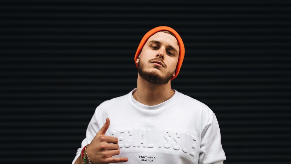 Alan Murin zverejnil klip k jeho najúspešnejšej skladbe Vypínam