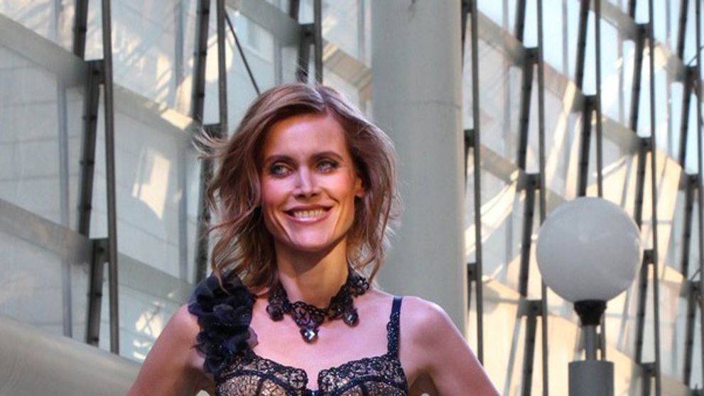 Sexy Silvia Šuvadová ako modelka. Predvádzala spodnú bielizeň