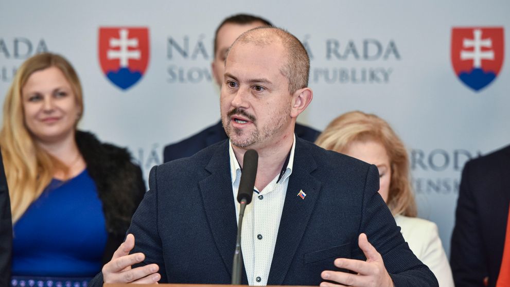 Žiadne umelé mihalnice a nadpojené vlasy: Bývalá farmárka vyzerá úžasne!