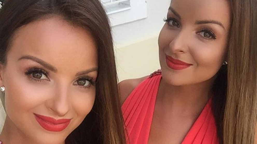 Vankúšová bitka TWiiNSiek v posteli: Jedine v úspornom úbore