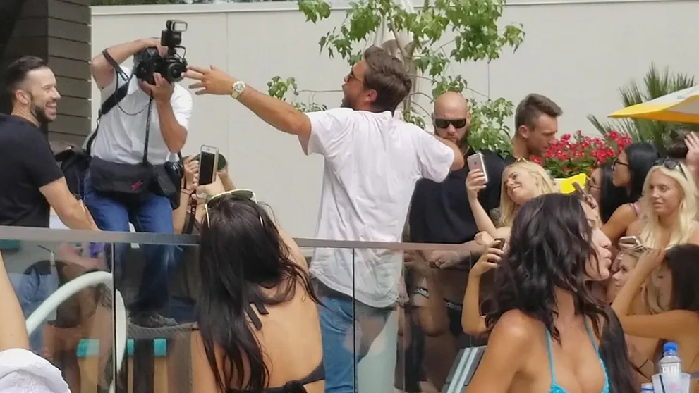 Varovania od Kardashianky nezabrali. Otec jej detí strieda ženy ako ponožky