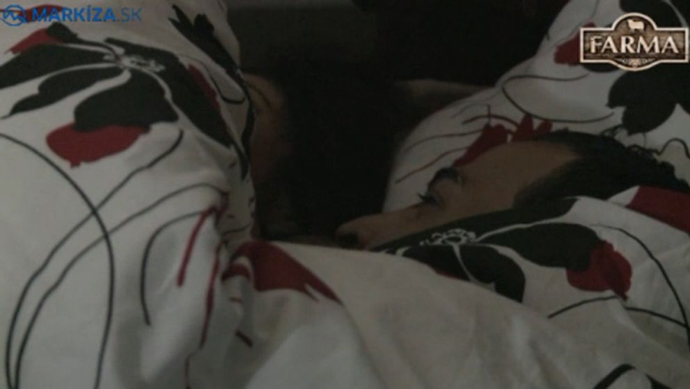 Janine a Rezove laškovanie v posteli prerušila Eva!