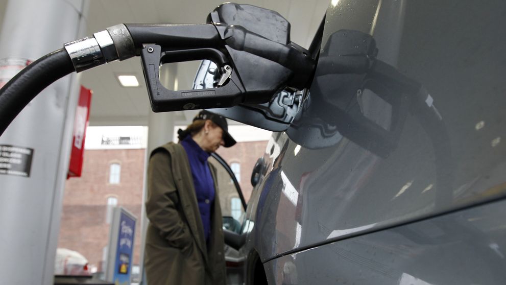 Tankujeme najdrahší benzín za posledné mesiace. Zisťovali sme, kde je lacnejší