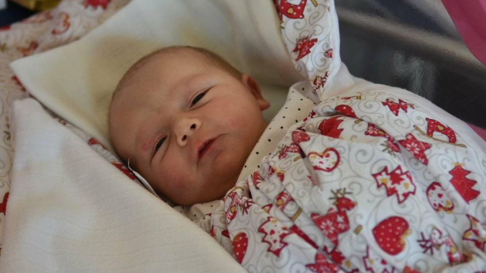 Kedy budú mať otcovia platené voľno, aby pomohli s narodeným bábätkom?