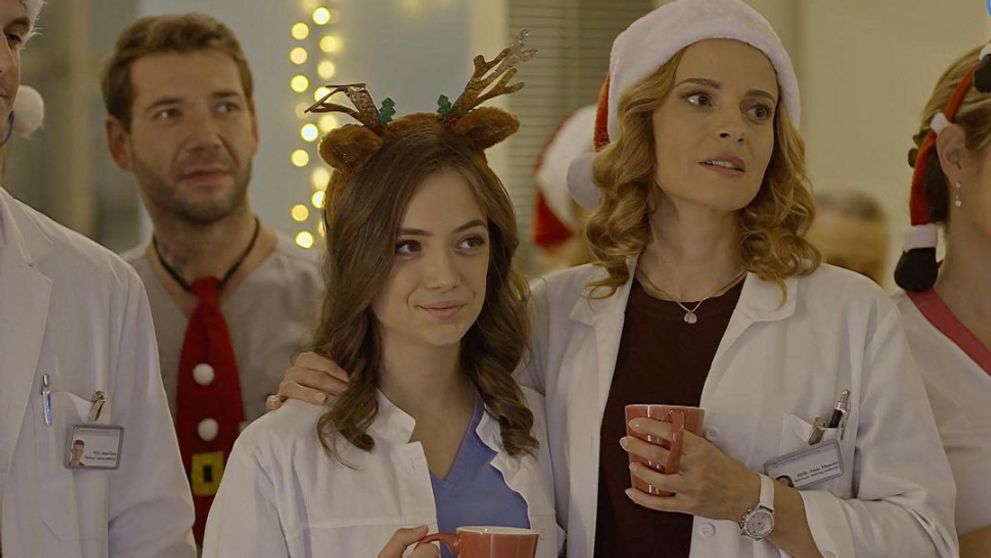 Vianoce sú tu! Fabián odovzdá kolegom darček, aký nečakali