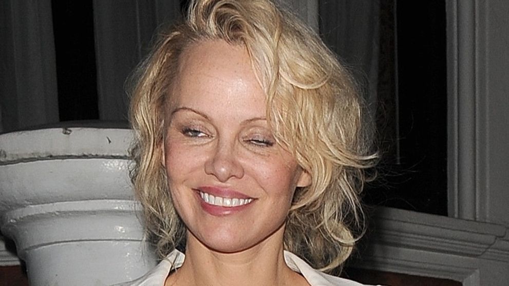 Prekvapenie: Pamela Anderson randí s ďalším „zlým chlapcom“!
