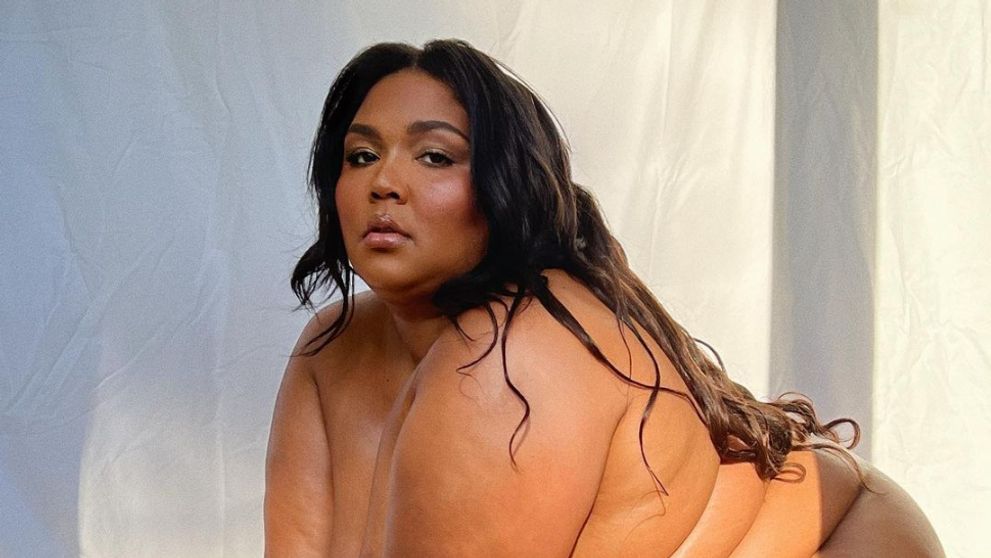 Extravagantná Lizzo odhodila posledné zábrany. Úplne nahá láka na nový singel