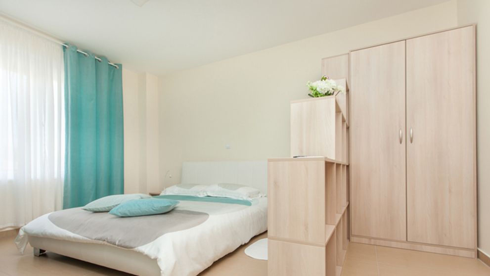 Neobvyklá pípšou: Peter bude mesiac vysielať priamy prenos zo svojej spálne!