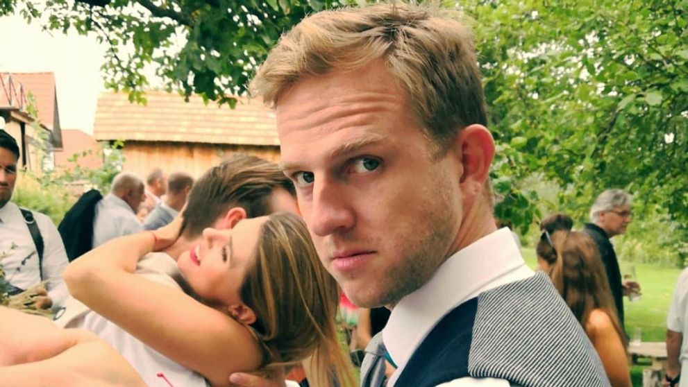 Braňo Mosný sa zasnúbil. Áno mu povedala krásna kolegyňa