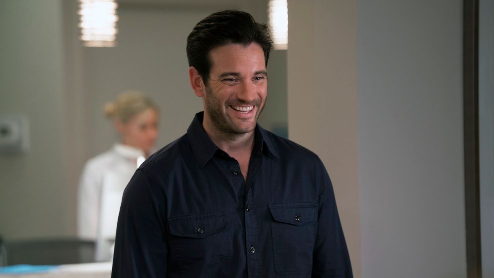 Fešák zo Chicago Med s novým imidžom: Nespoznali by ste ho