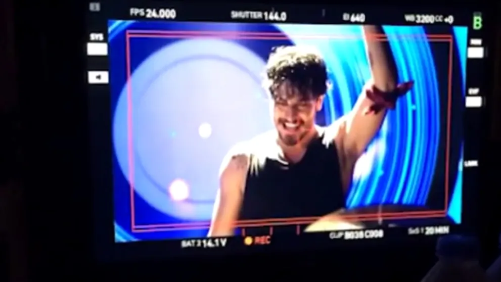 Ak skončí s herectvom, bude z neho úžasný hudobník... A diabolsky sexy!