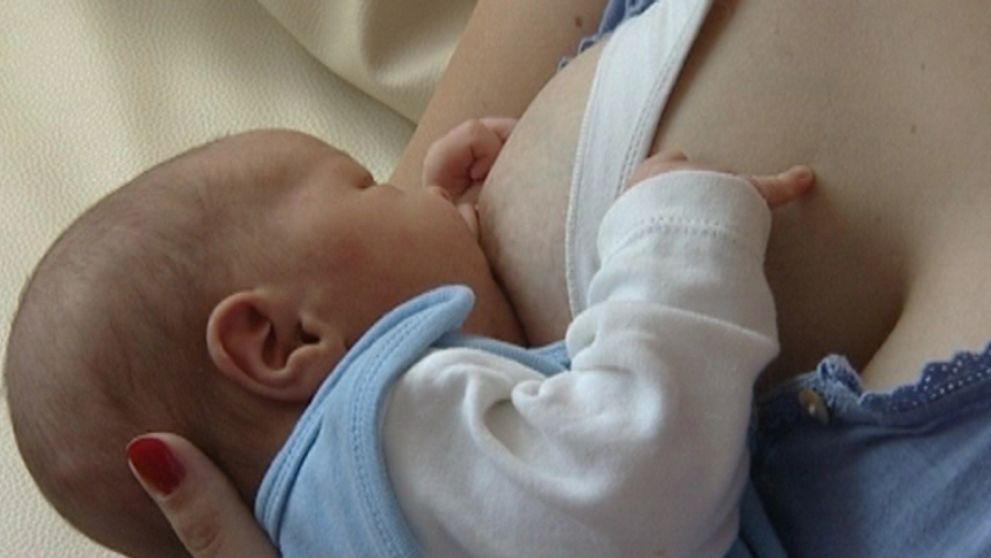 Prenajali by ste svoje prsia na dojčenie?