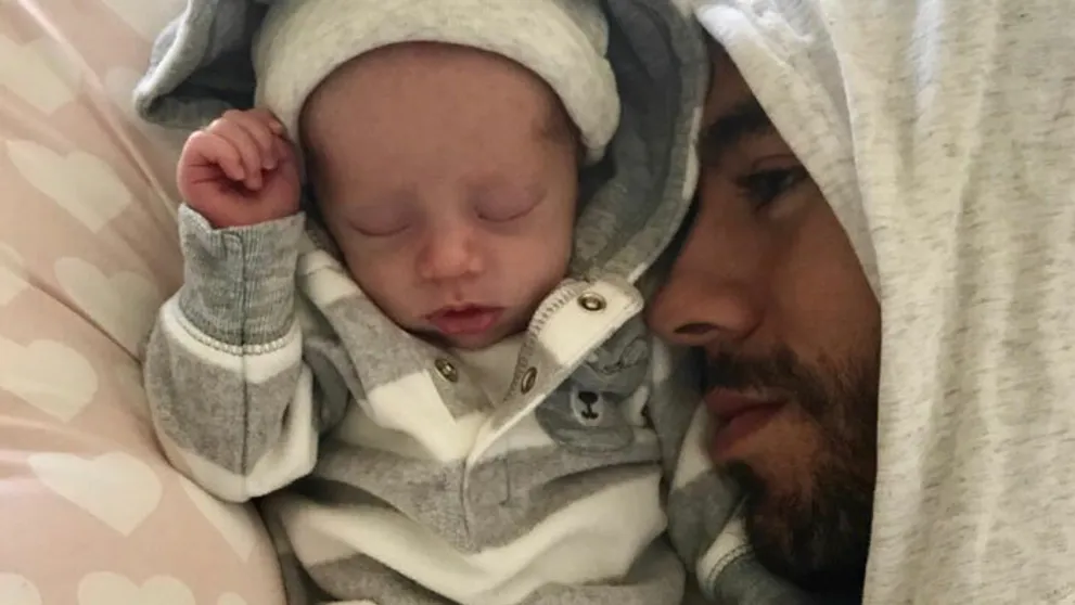 Najrozkošnejšie video, aké dnes uvidíte: Hrdý otecko Enrique bozkáva dcérku