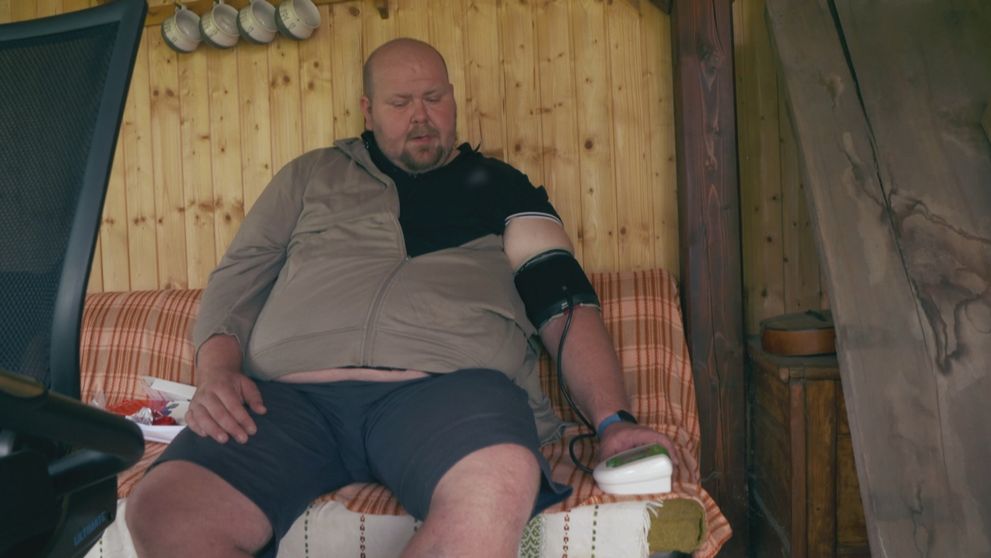 Ako jediný účastník má zakázané cvičenie. Petrovi sa zhoršil zdravotný stav