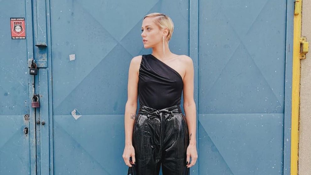 Emma Drobná a jej dokonalý letný hit. V luxusnom fáre s týmito fešákmi