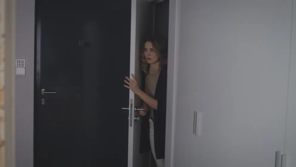 Laura ide za hranice zákona. Vie, že to u Andreja nájde