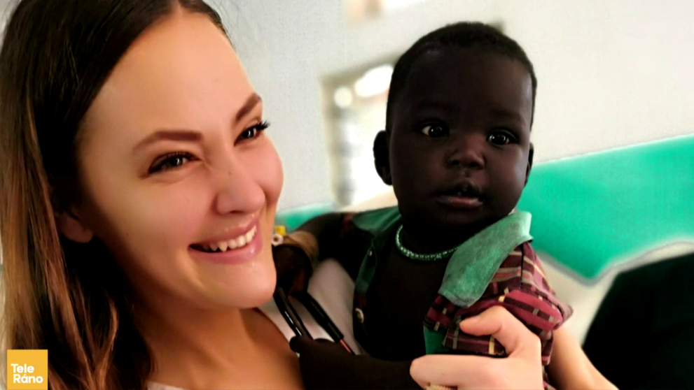 Od kariéry modelky upustila. Mladá slovenská lekárka pomáha v Afrike