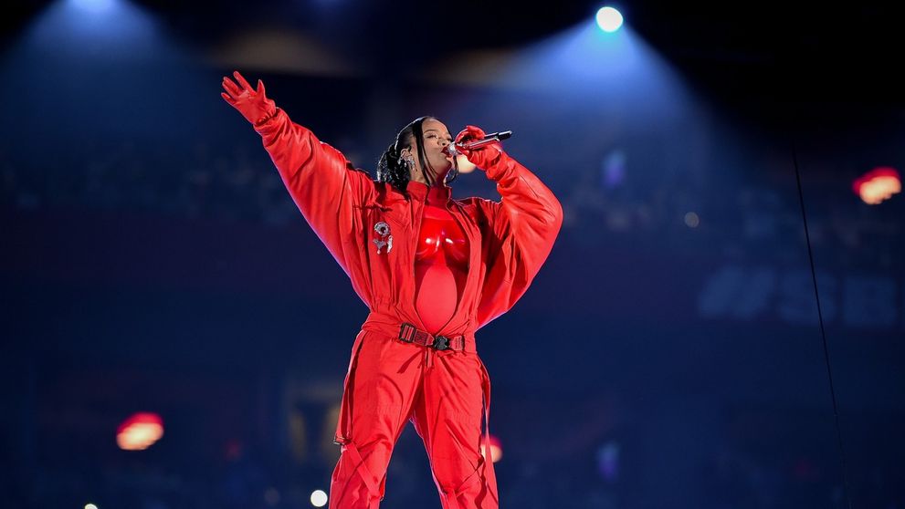 Koľko dostane Rihanna za vystúpenie na Super Bowle? Viac dnes zarobíte aj vy