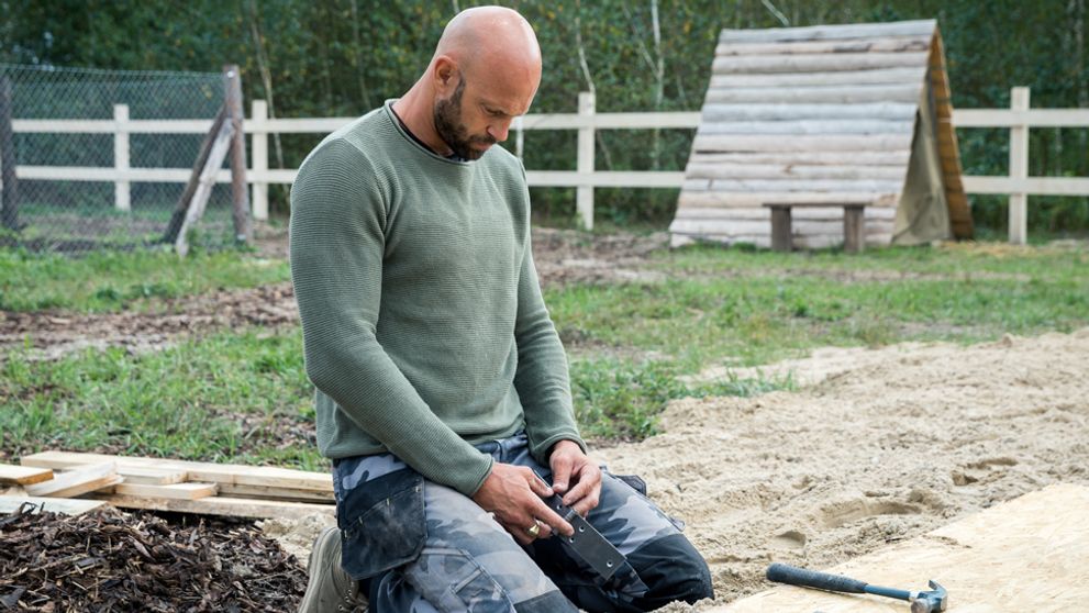 Svalnatý farmár sa neudržal! Priamo pred Evelyn zaútočil na Romanu a Gaba
