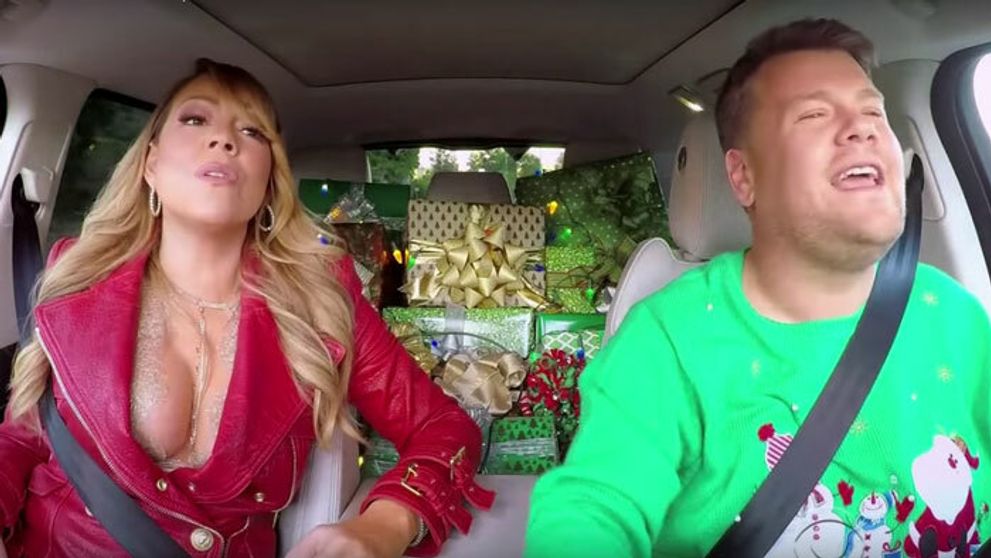 Mariah Carey vianočné gule neodkladá. Nosí ich celoročne vo výstrihu
