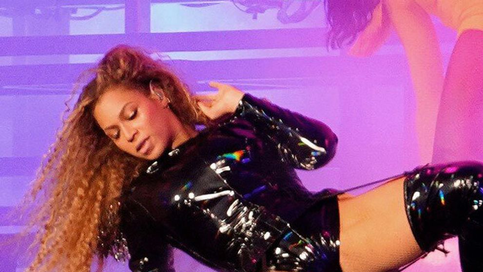 Toto robiť nemala. Beyoncé poskytla všetkým priamočiary pohľad do jej rozkroku