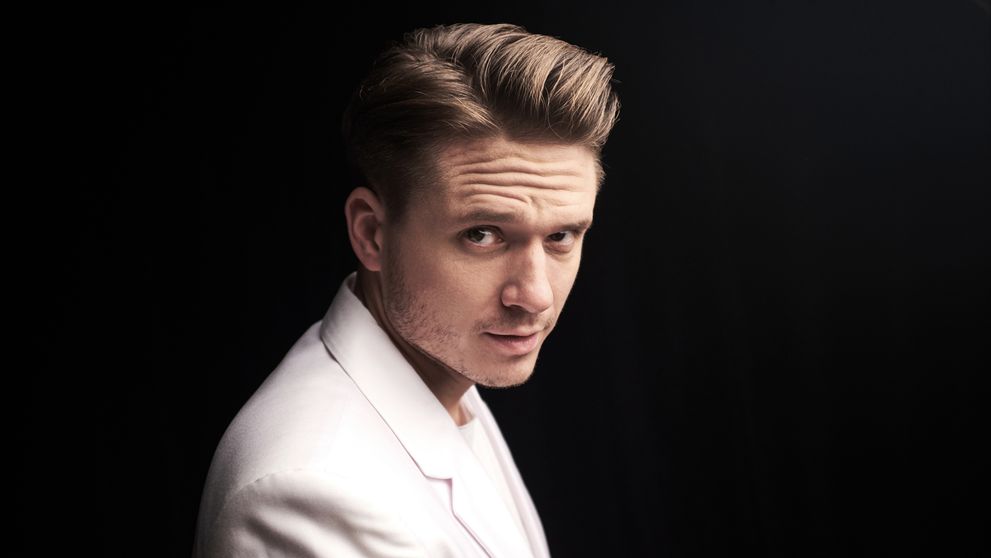 „Áno, rád sa prezliekam za ženu,“ šokuje Ondřej Brzobohatý. Unikli pikantné fotky