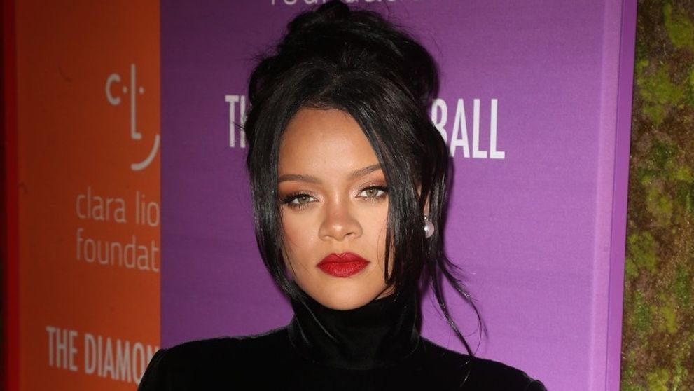 Rihanna neotáľala. Prvá fotka s rastúcim bruškom