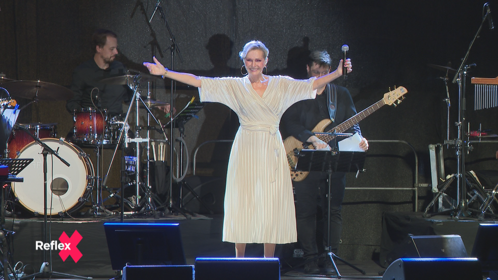 Šesť desaťročí na scéne - a jej hviezda stále žiari!