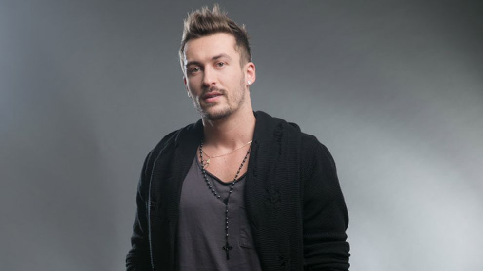 Dávid oslavuje: Zaspievajme si, súdruhovia!