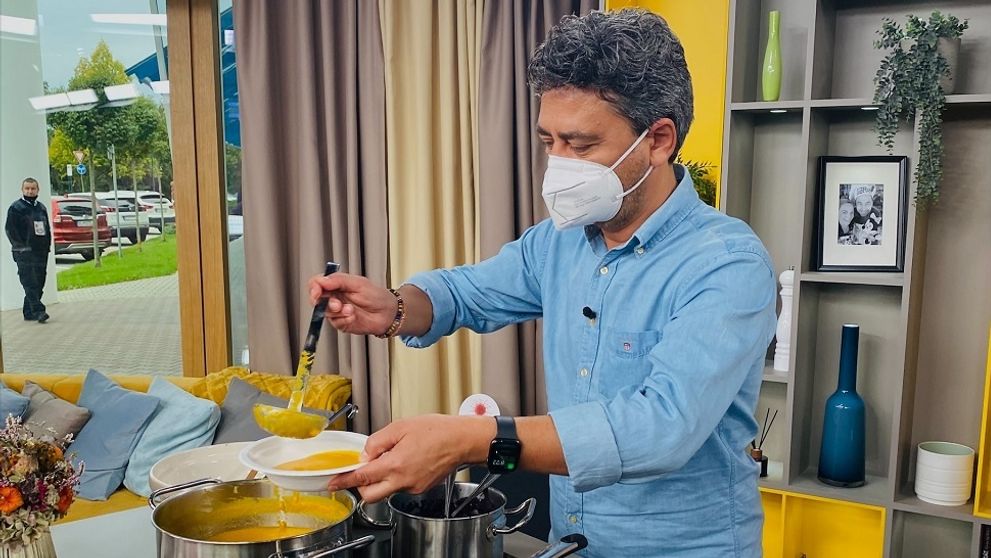 Mrkvová polievka so zázvorom, Bravčová panenka s mrkvovým pyré a Hrnčekový mrkvový koláč