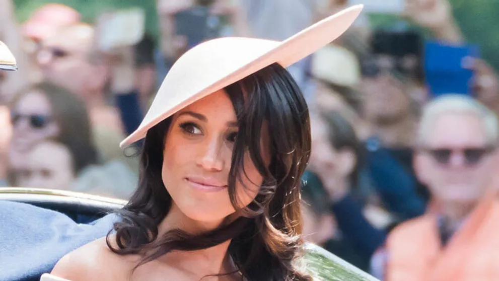 Mohla vôbec?! Meghan Markle zatienila samotnú kráľovnú, tento prehrešok jej ale nikto nedaruje