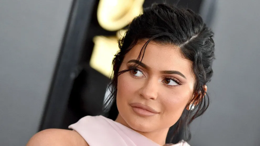 Kylie Jenner vraj nikdy nepodstúpila plastiku! Pozrite, ako vyzerala kedysi
