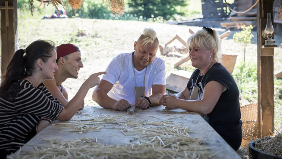 Toto ste na obrazovkách nevideli: Noví farmári okamžite začali kuť pikle!