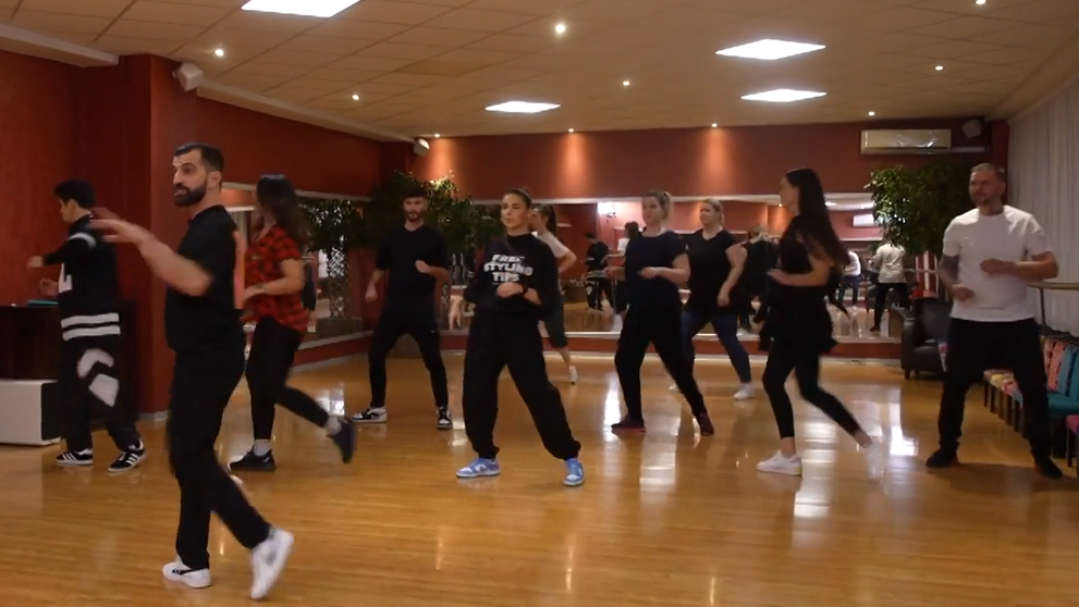 Influenceri tancovali bachatu: V sále sa objavil nečakaný hosť