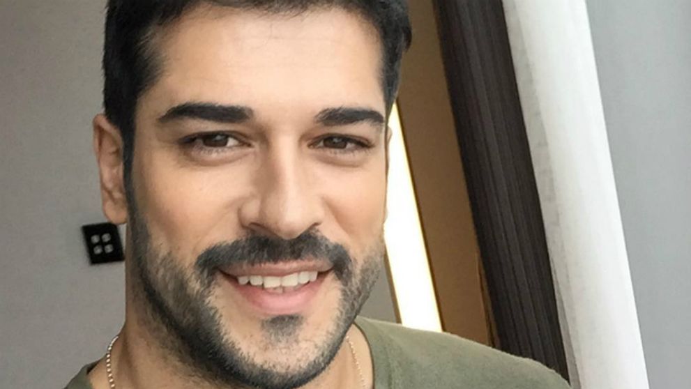 Dámy, bude vám horúco: Sexy Kemal v gala vám vyrazí dych!