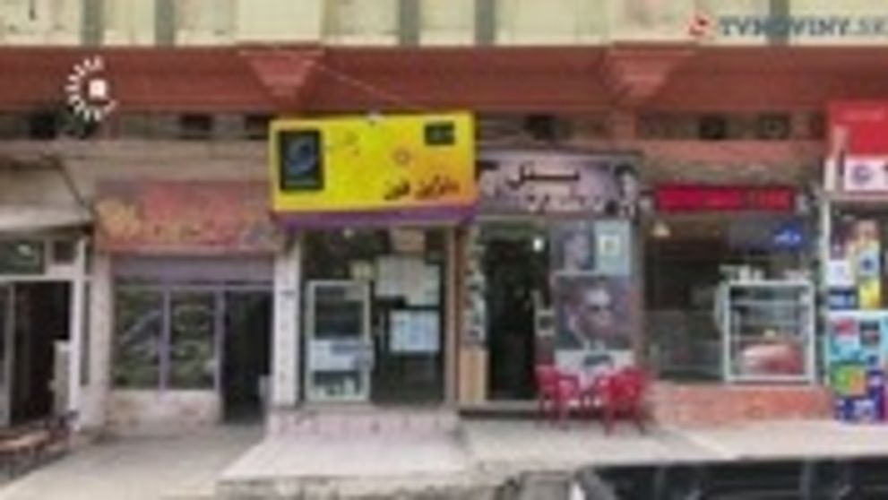 Adrenalín u holiča. Stačí jeden zlý pohyb a účes by dopadol katastrofálne