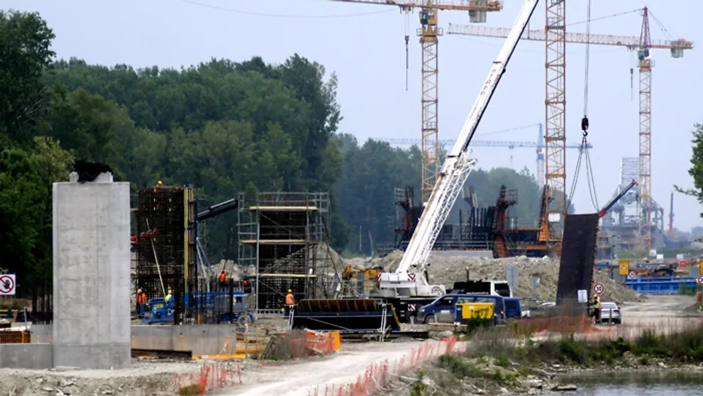 Diaľnica D4 je ohrozená. Môže za to škandál s nekvalitným materiálom
