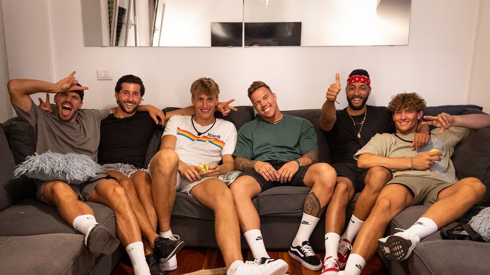 Účinkujúci Love Islandu sú v bezpečí a natáčanie pokračuje: Zábery z novej vily