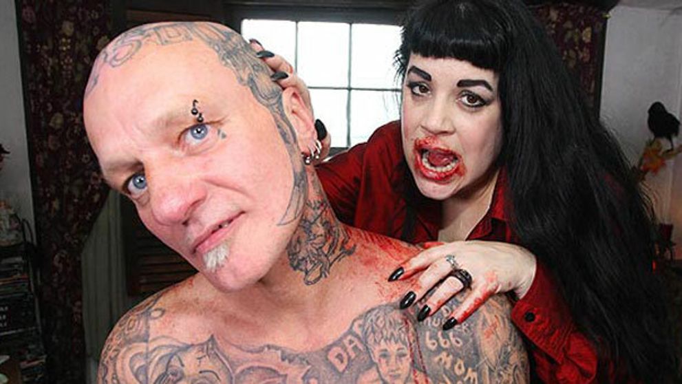 Upíri existujú! Táto žena vypije 2 litre ľudskej krvi mesačne!