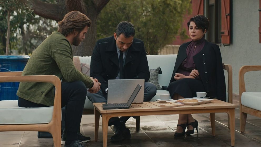 Statočný a krásna: 48. a 49. epizóda