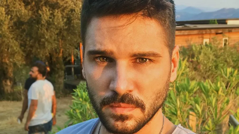 Yiğit z Nikdy ťa neopustím sa pochválil radostnou správou: Veľká novinka v jeho živote