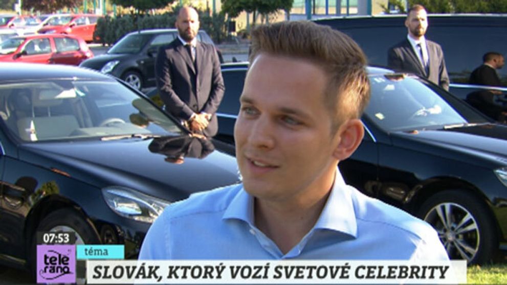 Muž, ktorý má blízko k svetovým celebritám