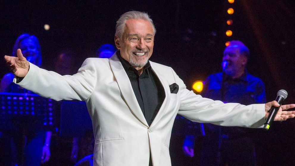 Už je známe, kto stvárni Karla Gotta v seriáli Iveta