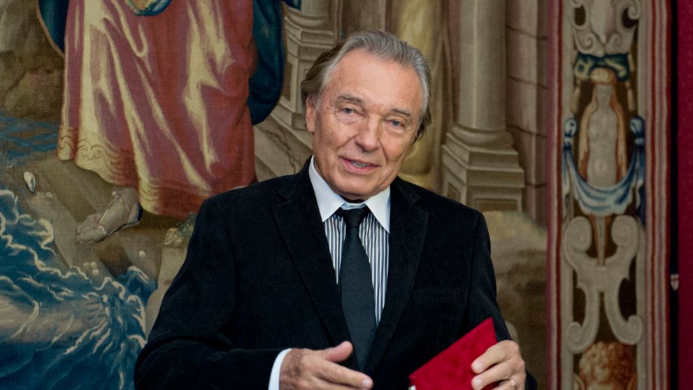 Mimoriadne Televízne noviny venované Karlovi Gottovi. Vláda chce vyhlásiť štátny smútok