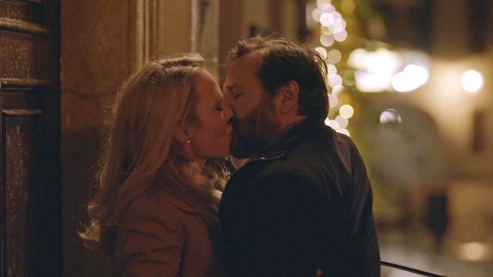 Očarený Kadlec sa neovládol. Vášnivé bozky a objatia v daždi